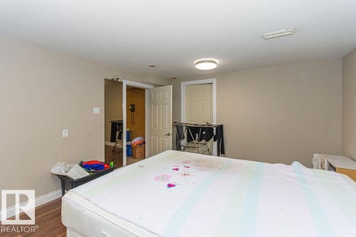 9738 152 Street, Edmonton, AB - Indoor Photo Showing Bedroom