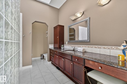 8835 159A Avenue, Edmonton, AB - Indoor Photo Showing Bathroom