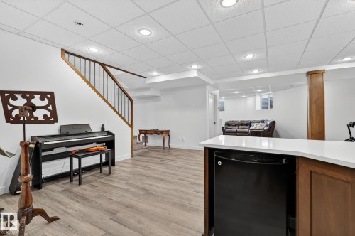 8835 159A Avenue, Edmonton, AB - Indoor