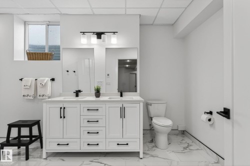 8835 159A Avenue, Edmonton, AB - Indoor Photo Showing Bathroom