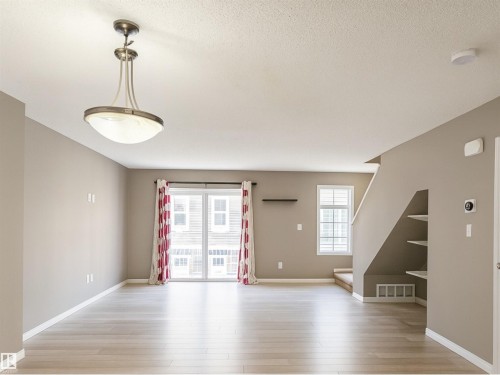 44 9151 Shaw Way, Edmonton, AB - Indoor