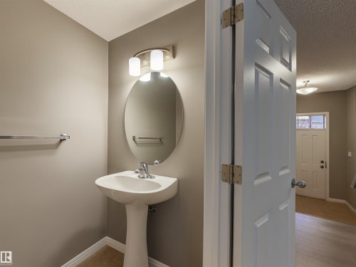44 9151 Shaw Way, Edmonton, AB - Indoor Photo Showing Bathroom