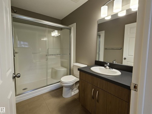 44 9151 Shaw Way, Edmonton, AB - Indoor Photo Showing Bathroom