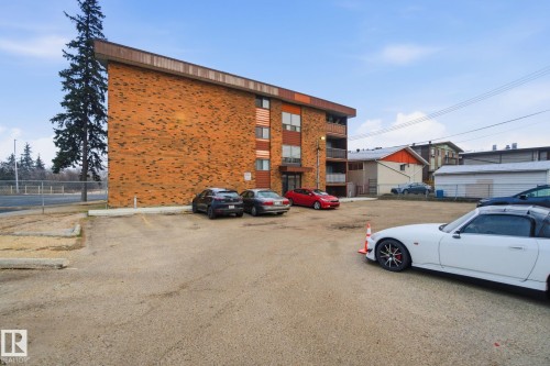305 11040 82 Street, Edmonton, AB - Outdoor