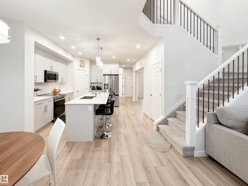 22614 99A Avenue, Edmonton, AB - Indoor Photo Showing Kitchen