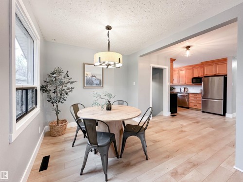 32 Gillian Crescent, St. Albert, AB - Indoor Photo Showing Dining Room
