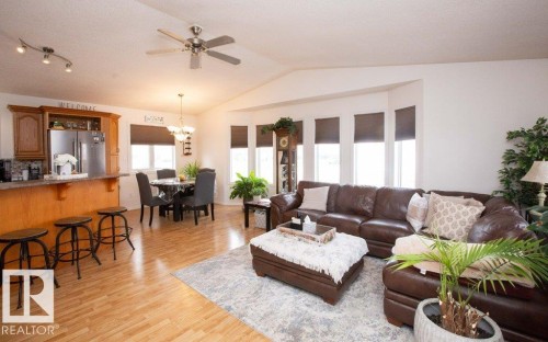 4707 50 Street, Clyde, AB - Indoor Photo Showing Living Room