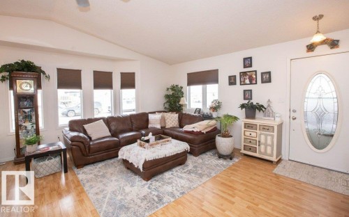 4707 50 Street, Clyde, AB - Indoor Photo Showing Living Room