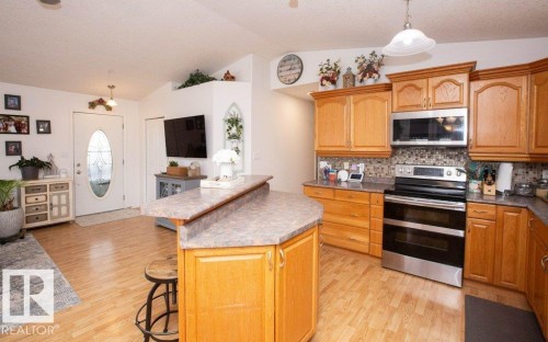 4707 50 Street, Clyde, AB - Indoor Photo Showing Kitchen