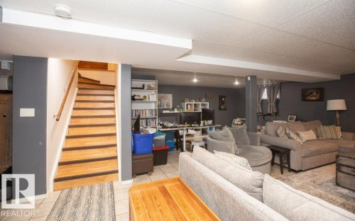 4707 50 Street, Clyde, AB - Indoor