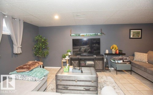 4707 50 Street, Clyde, AB - Indoor