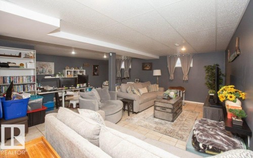 4707 50 Street, Clyde, AB - Indoor