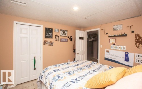 4707 50 Street, Clyde, AB - Indoor Photo Showing Bedroom