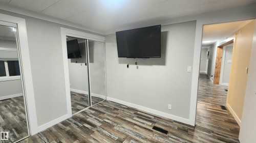 90 Rim Road Nw, Edmonton, AB - Indoor Photo Showing Other Room