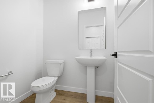 8960 Elves Loop, Edmonton, AB - Indoor Photo Showing Bathroom