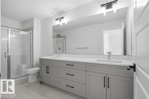 8960 Elves Loop, Edmonton, AB - Indoor Photo Showing Bathroom
