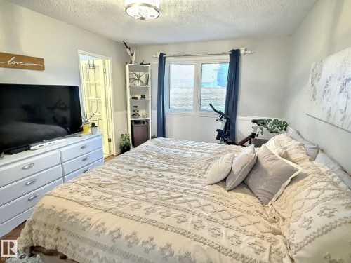 1712 36 Street, Edmonton, AB - Indoor Photo Showing Bedroom