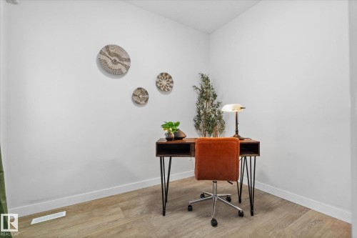 82 Meadowland Way, Spruce Grove, AB - Indoor Photo Showing Other Room