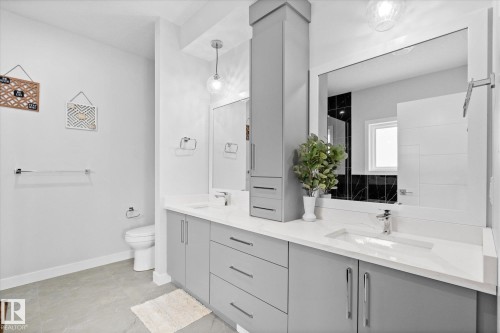 82 Meadowland Way, Spruce Grove, AB - Indoor Photo Showing Bathroom