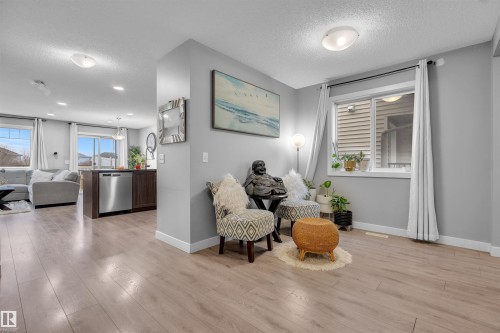 1748 27 Street, Edmonton, AB - Indoor Photo Showing Living Room