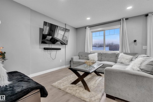 1748 27 Street, Edmonton, AB - Indoor Photo Showing Living Room