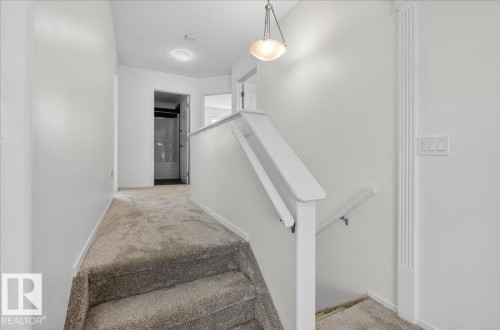 3323 26 Avenue, Edmonton, AB - Indoor Photo Showing Other Room