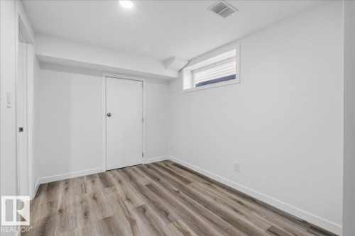 3323 26 Avenue, Edmonton, AB - Indoor Photo Showing Other Room