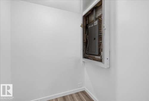3323 26 Avenue, Edmonton, AB - Indoor Photo Showing Other Room