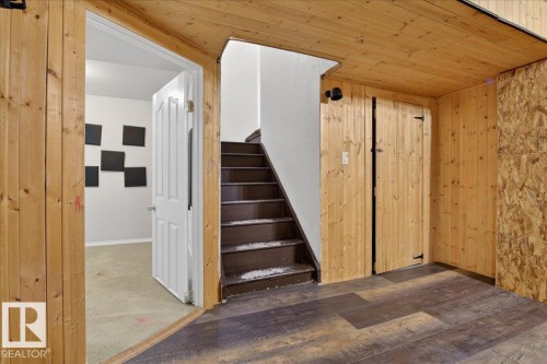 3323 26 Avenue, Edmonton, AB - Indoor Photo Showing Other Room