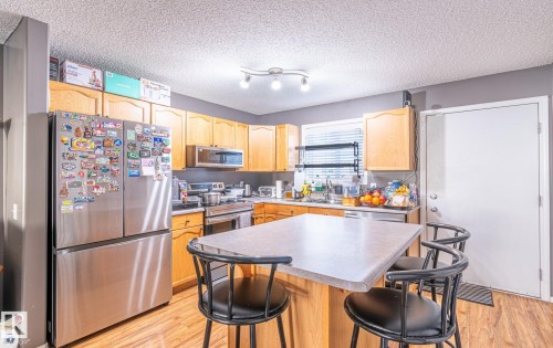 47 10909 106 Street, Edmonton, AB - Indoor Photo Showing Kitchen