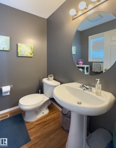 47 10909 106 Street, Edmonton, AB - Indoor Photo Showing Bathroom
