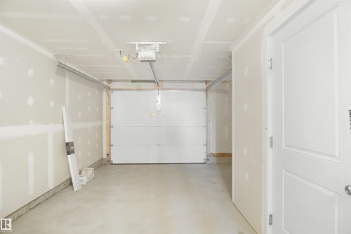 4 29 Airport Road, Edmonton, AB - Indoor Photo Showing Garage