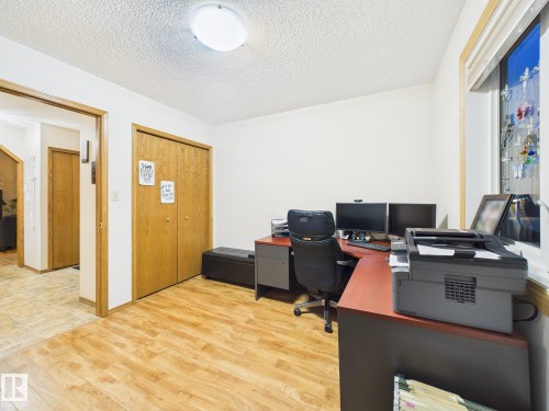 92 Dufferin Street, St. Albert, AB - Indoor Photo Showing Office