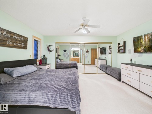92 Dufferin Street, St. Albert, AB - Indoor Photo Showing Bedroom