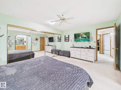92 Dufferin Street, St. Albert, AB - Indoor Photo Showing Bedroom