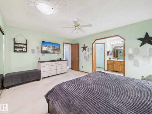 92 Dufferin Street, St. Albert, AB - Indoor Photo Showing Bedroom