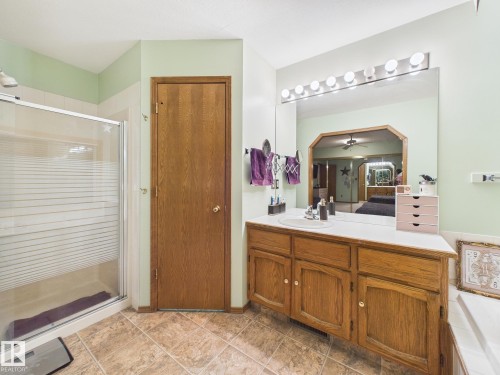 92 Dufferin Street, St. Albert, AB - Indoor Photo Showing Bathroom