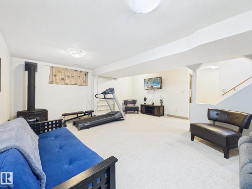 92 Dufferin Street, St. Albert, AB - Indoor Photo Showing Gym Room