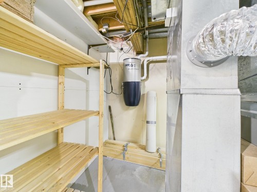 92 Dufferin Street, St. Albert, AB - Indoor Photo Showing Bathroom