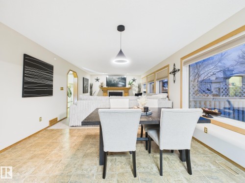92 Dufferin Street, St. Albert, AB - Indoor Photo Showing Dining Room