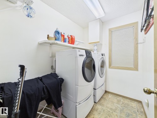 92 Dufferin Street, St. Albert, AB - Indoor Photo Showing Laundry Room
