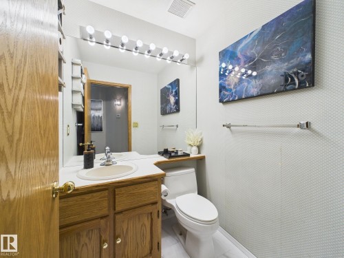 92 Dufferin Street, St. Albert, AB - Indoor Photo Showing Bathroom