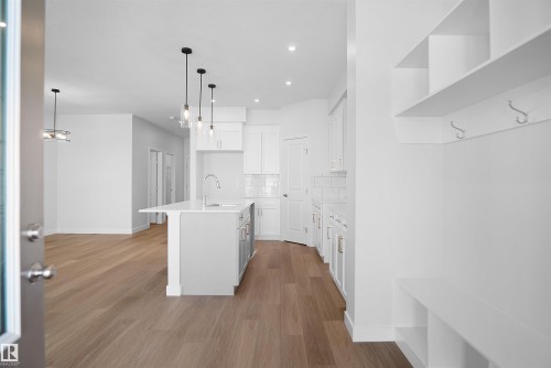 17514 5A Street, Edmonton, AB - Indoor Photo Showing Kitchen