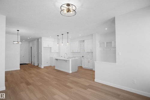 17514 5A Street, Edmonton, AB - Indoor Photo Showing Kitchen