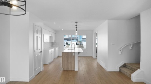 17514 5A Street, Edmonton, AB - Indoor