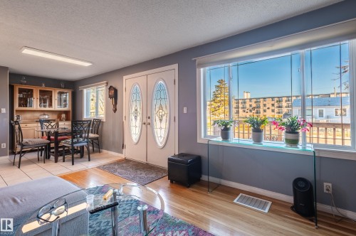 10532 157 Street, Edmonton, AB - Indoor