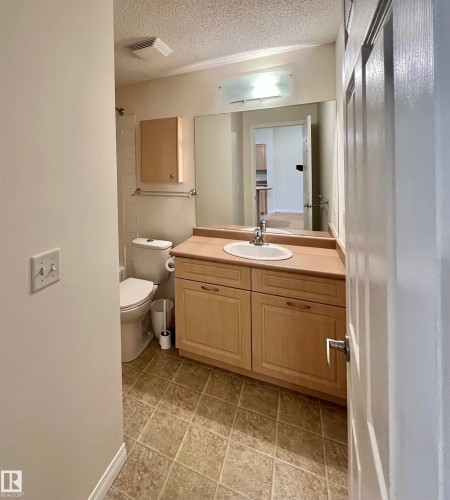 123 6315 135 Avenue, Edmonton, AB - Indoor Photo Showing Bathroom