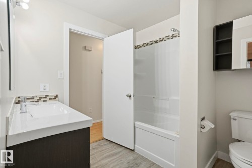 7 Gareth Place, St. Albert, AB - Indoor Photo Showing Bathroom