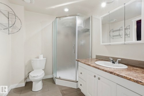 7 Gareth Place, St. Albert, AB - Indoor Photo Showing Bathroom