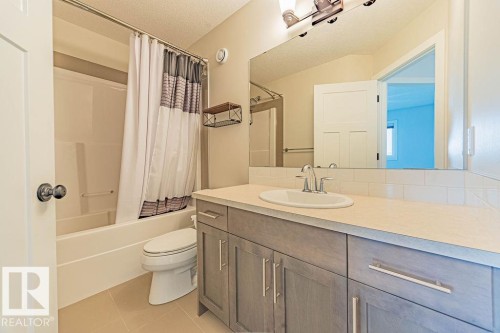 114 Radcliffe Wynd, Fort Saskatchewan, AB - Indoor Photo Showing Bathroom